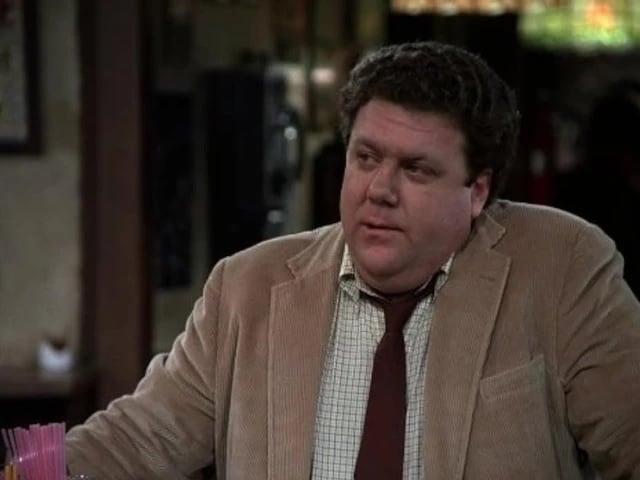 《Cheers》“酒鬼会计师”惊传逝世 粉丝聚集剧中酒吧悼念