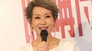 《唔讲得》大马记者会| 被舞台剧真人秀“折腾” 叶童自认非常享受（视频）