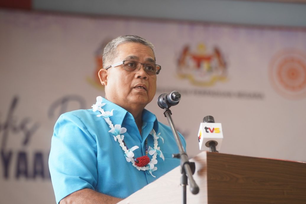 《我们》主 / “水为桥 送祝福” 马来西亚泼水节展现族群共融之美