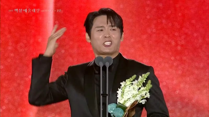 《苦尽柑来》大奖全杠龟 朱智勋、金泰梨封视帝后