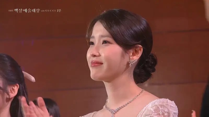 《苦尽柑来》大奖全杠龟 朱智勋、金泰梨封视帝后