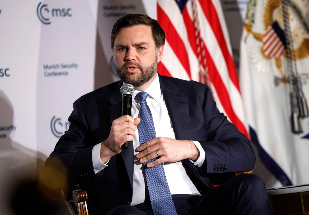 万斯：俄乌需相互沟通 美中未就台问题战略对话