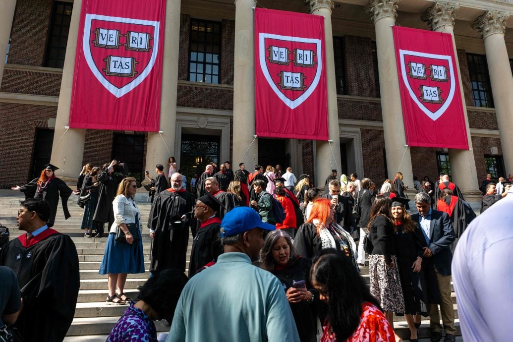 不只国际学生！美官员：审查和哈佛有关“所有签证持有者”