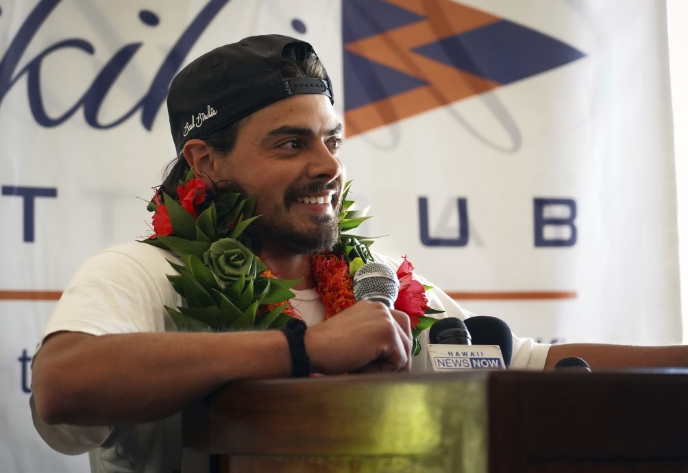 不想朝九晚五上班！29岁男子辞工带宠物猫环游世界