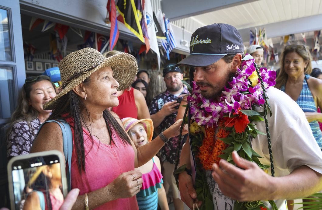 不想朝九晚五上班！29岁男子辞工带宠物猫环游世界