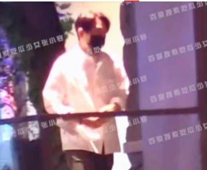 与导演赵德胤拍电影擦出火花　赵丽颖恋情曝光？