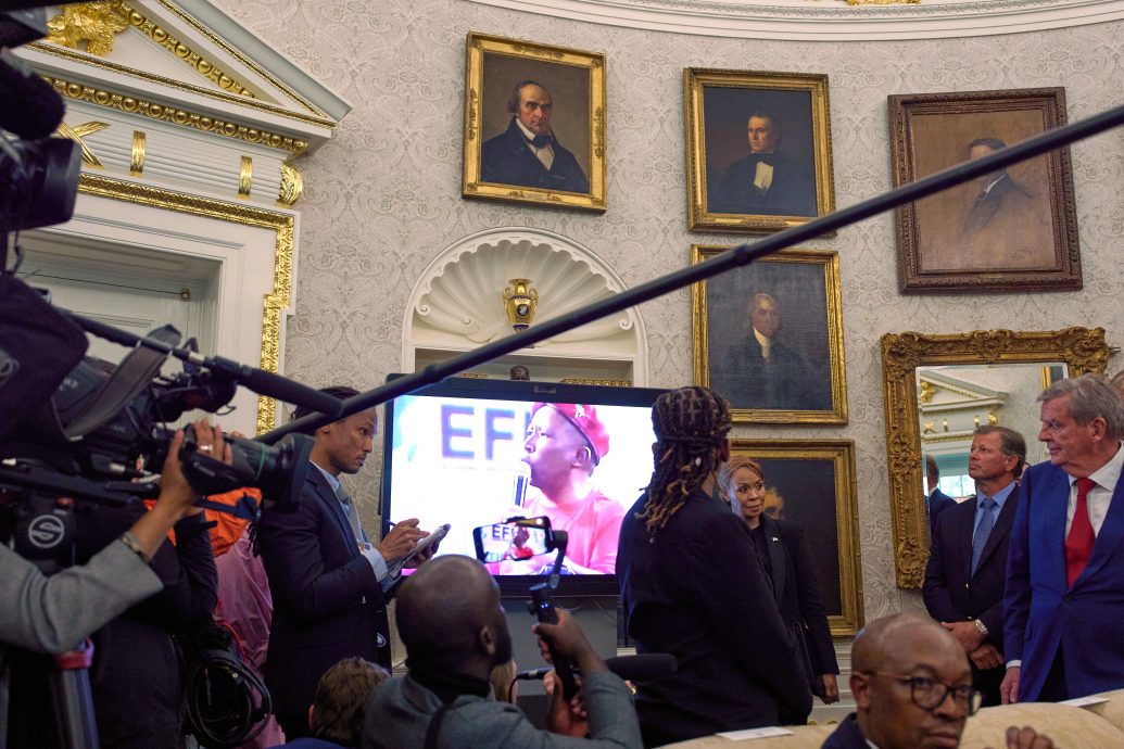 与特朗普在白宫争执 南非总统:抱歉,我可没飞机送你