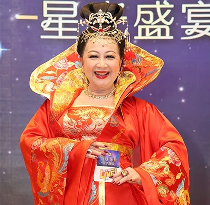 与男友拍拖18年拒再婚 薛家燕：75岁结婚笑死人