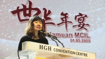 世华年宴 | 国旗失误事件敲响警钟 张聪促同仁严守AI准则