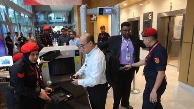 东盟峰会| 保障领袖安全会议顺利 KLCC加强保安 守卫森严