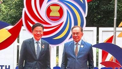 东盟峰会正式召开  各国领袖聚首隆市