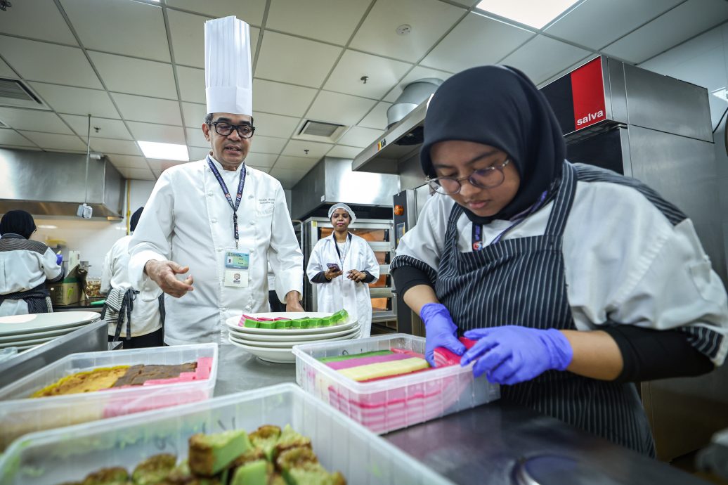 东盟峰会/游客参观展览