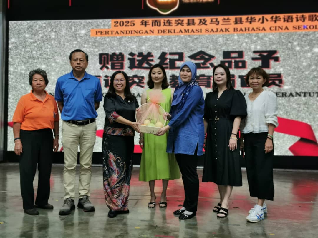 东(已发布):吴思亿:设立历史馆记载历史足迹 传承饮水思源和维护华教精神
