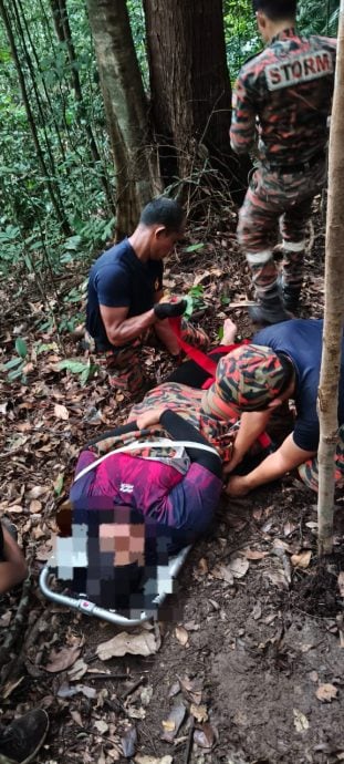 东(已签发):11男女爬山,其中3女跌伤获消拯队救助。