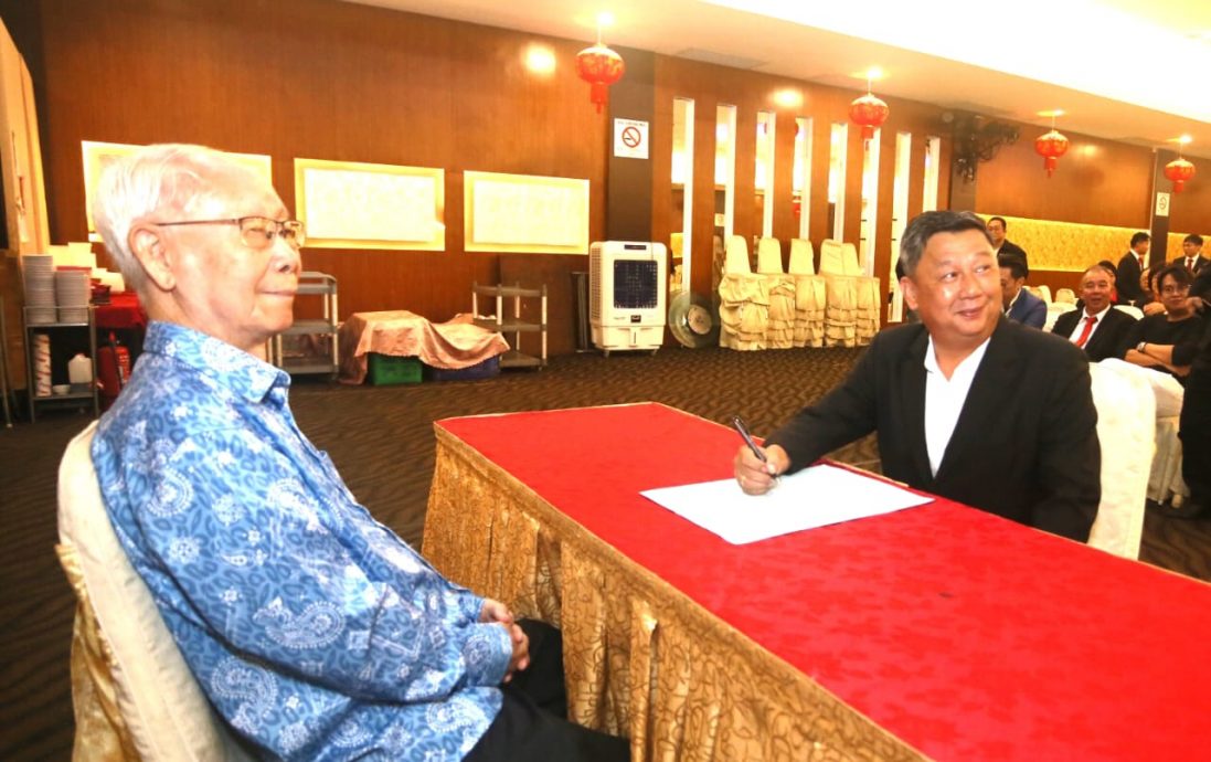 东（已签发）：关丹潮洲会馆新届理事就职典礼