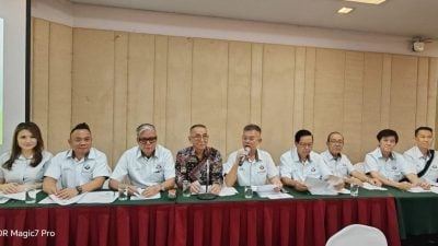 彭五金机械建材商公会颁奖励金 | 郑真明：致力打造平台  办活动促进商民交流