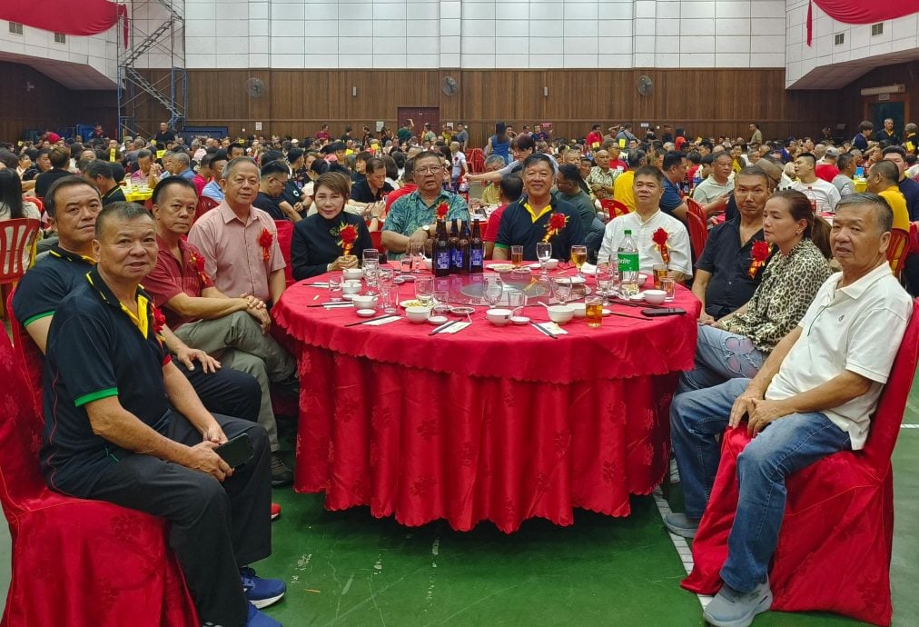 东(已签发):淡马鲁泗公联谊会10周年纪念筹募基金晚宴 筵开过百席
