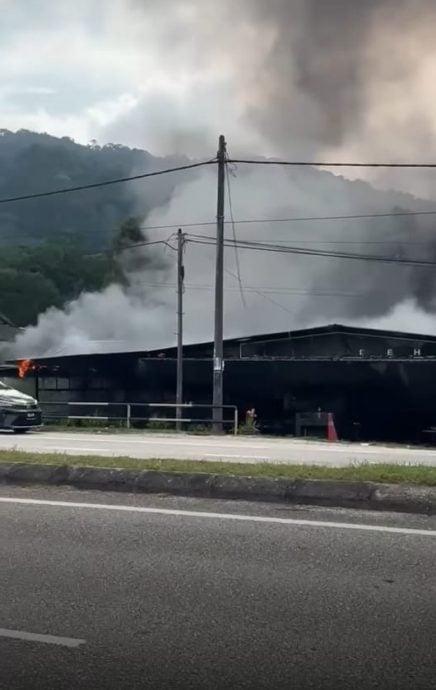 东（已签发）：米昔拉路一家鱼条面店发生火患