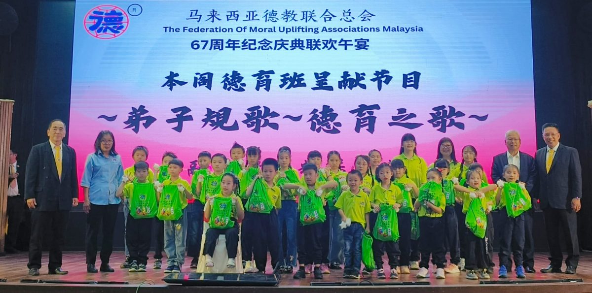 东(已签发):黄达柱:宪法赋予奉行信仰自由自主 一小撮极端分子不断挑战法律