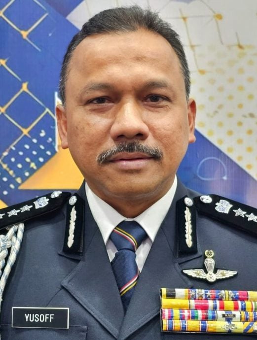 东(已签):上得山多终遇虎,涉嫌多起抢劫案的2名马来青年遭警方逮捕。
