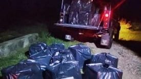 数可疑男见警落荒逃  水警河岸起35万支私烟