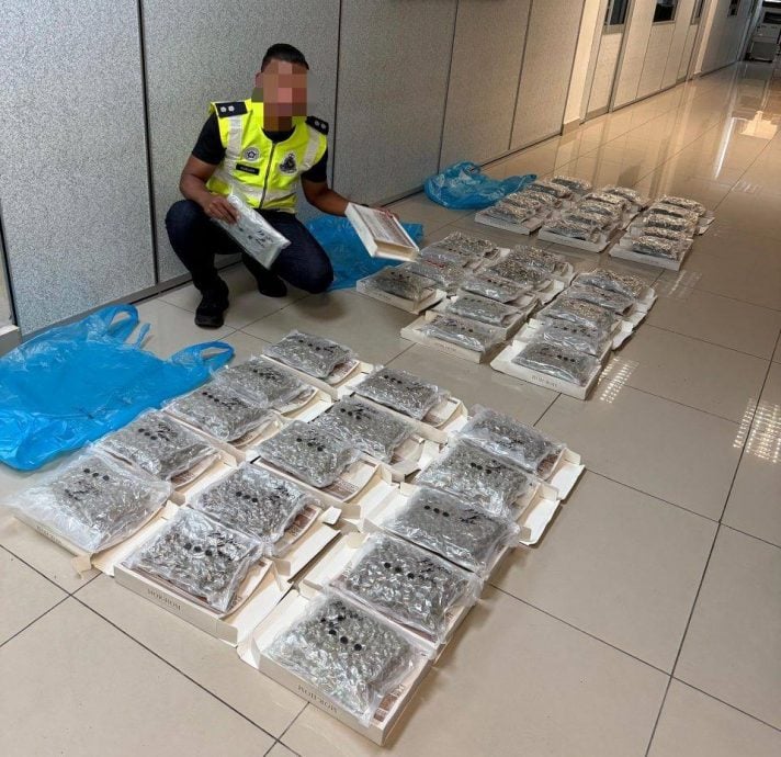 东（已签）：警方在兰斗班让的邦谷古林成功查获22.5公斤大麻，市值超过80万令吉。