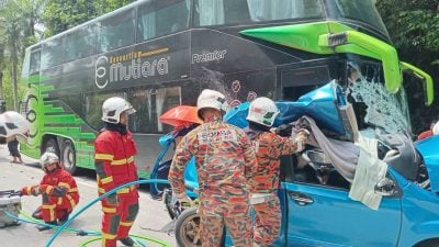 长巴猛撞迈威 3人当场惨死