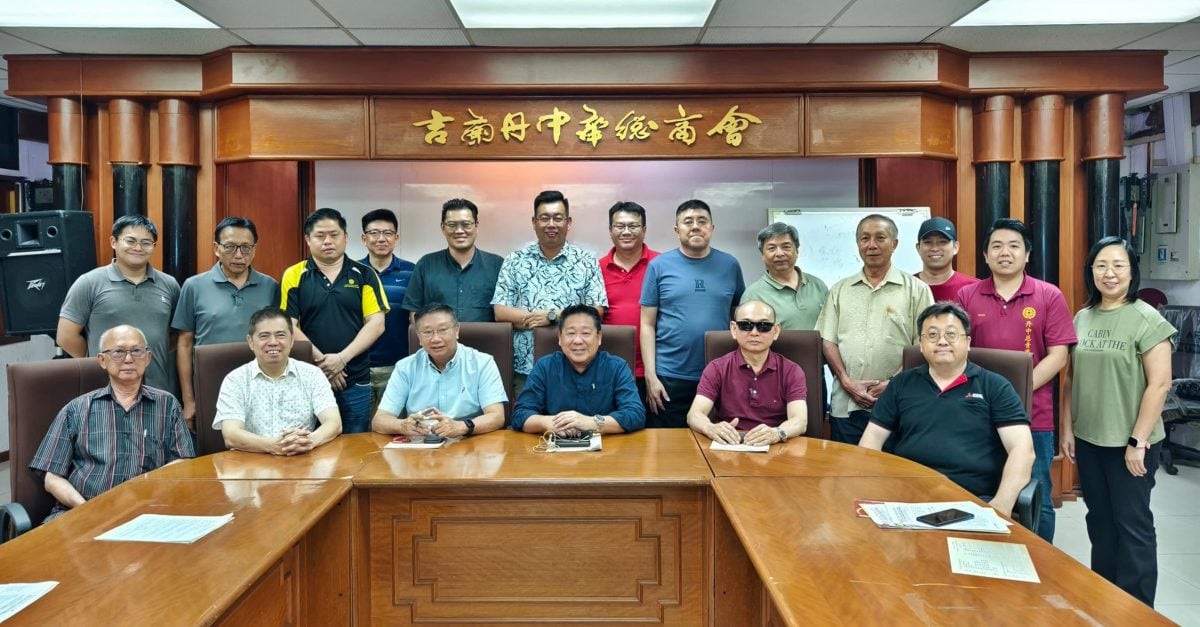 东：吉兰丹中华总商会改选提名截止，新理事阵容不战而胜，并由拿督叶翃瑚继续领导。