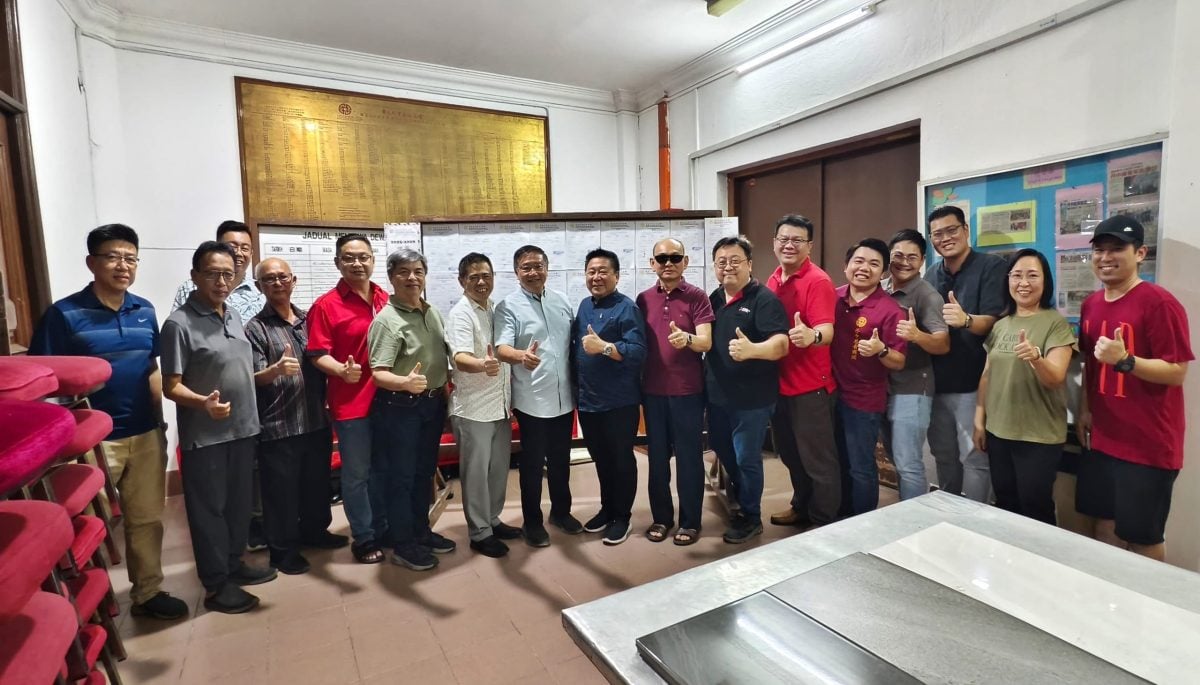 东：吉兰丹中华总商会改选提名截止，新理事阵容不战而胜，并由拿督叶翃瑚继续领导。