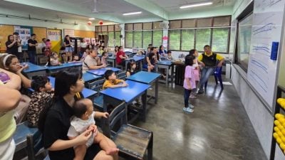 吉打里华小办交流会 家长走入教室了解学习环境