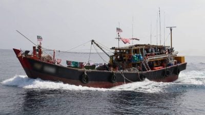 涉嫌违反执照条款 渔船及21外籍船员遭彭海事执法机构扣查