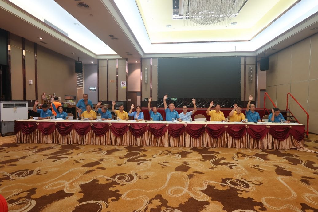 东:已签发:关丹渔业公会主席张亚味认为,当前渔业领域面临两大有关人力资源的迫切问题,并希望政府弹性处理,以确保本地渔业的可持续发展与民生稳定