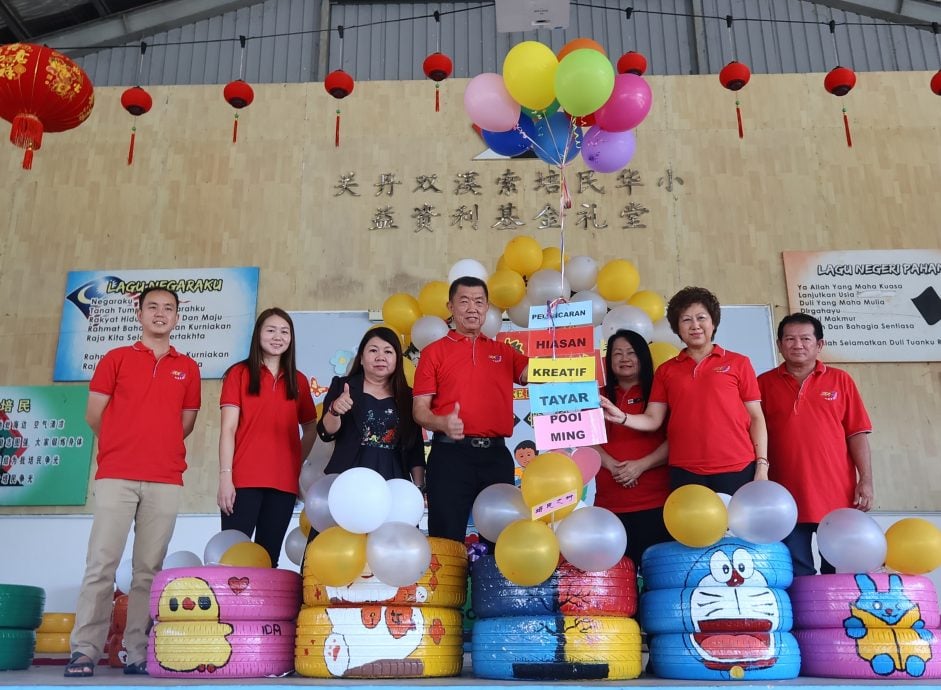 东:已签发:双溪索培民华小董事长拿督斯里孙诗传希望年轻人积极响应,加入教师的行列为华文教育贡献力量