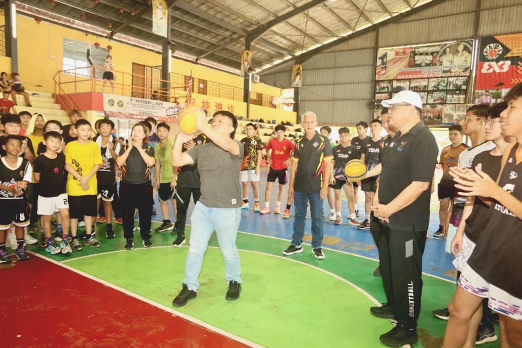 东：已签发：第17届拿督石曜莱杯三人篮球赛圆满落幕