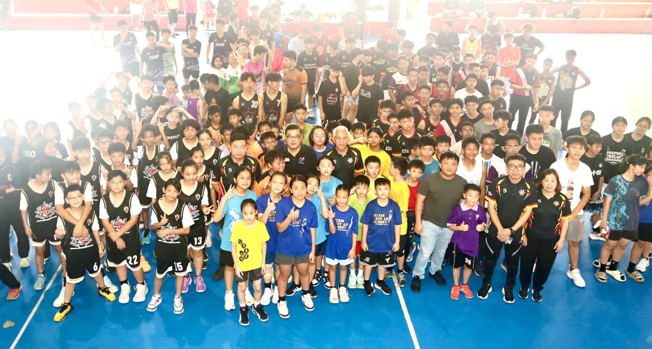 东：已签发：第17届拿督石曜莱杯三人篮球赛圆满落幕