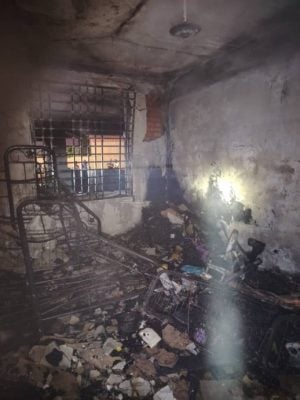 东:已签发:角头双层排屋发生火患,一名少女及一名男童受伤。
