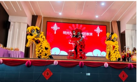 东：年轻人版/直凉明光华小早前隆重举办的书法比赛已圆满结束，吸引了约100名参赛者踊跃参与。