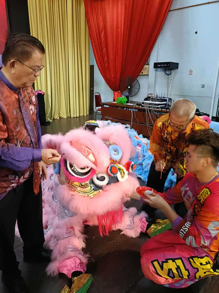东:马来西亚兴安总会总会长拿督林为鹤透露,有数据显示,龙年的华裔新生儿人数是8万5000,隔年的新生儿人数却减少一半,他直指,这不是一个好现象。