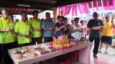 地里望竹根头拿督公祠  庆神诞热烘烘
