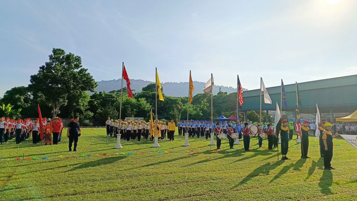东:(已签发)关丹培才华小第 36届运动会