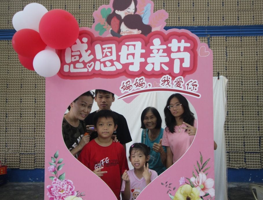 东：（已签发）劳勿慈济三合一浴佛庆典，吸引逾千人参与
