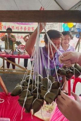 东：（已签发）双溪兰村委会主办裹粽争霸赛，希望年轻人学习包裹粽子