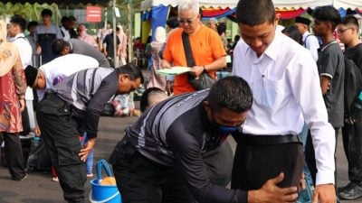 国民服务3.0开跑  家长凌晨开车送子赴营