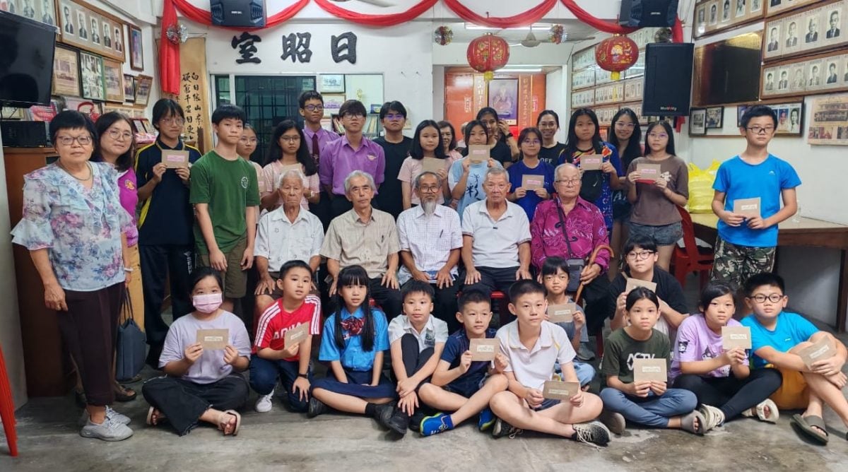 东：（已签发）彭亨陈氏联宗会鼓励报考华文给特别奖励