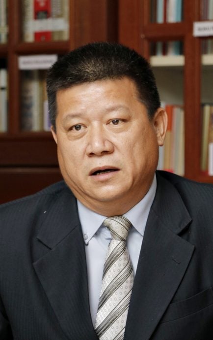 东:(已签发)彭州消费人事务与人力资源委员会主席沈春祥驳斥增设华人村长职位是为了私利的说词