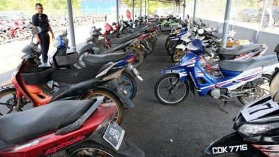 彭陆交局拍卖充公的交通工具