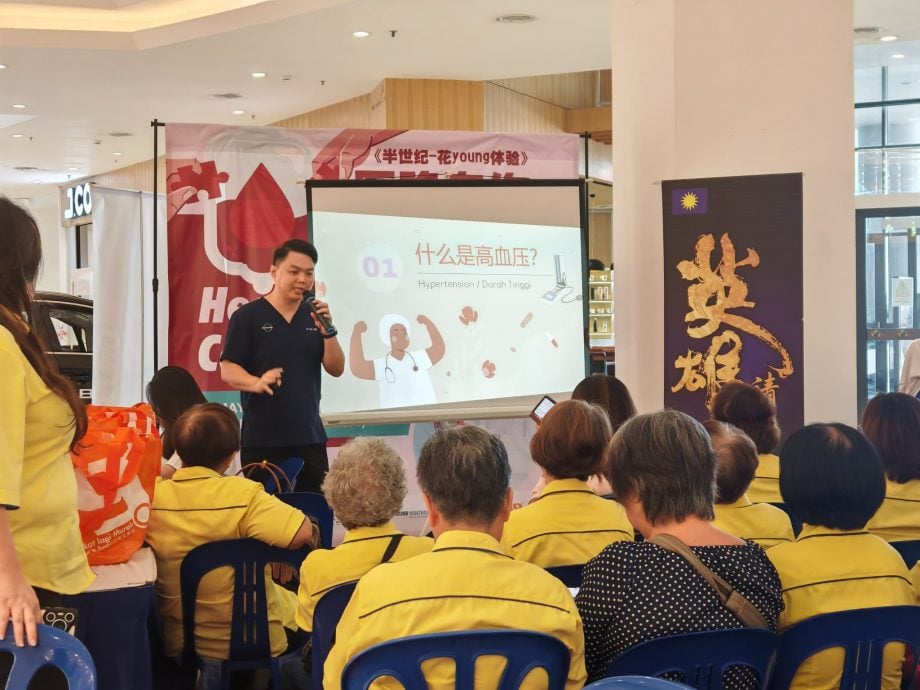 东：（已签发）马华妇女组署理主席郑慧玲鼓励民众定期接受健康检查，有机会及早发现潜在问题