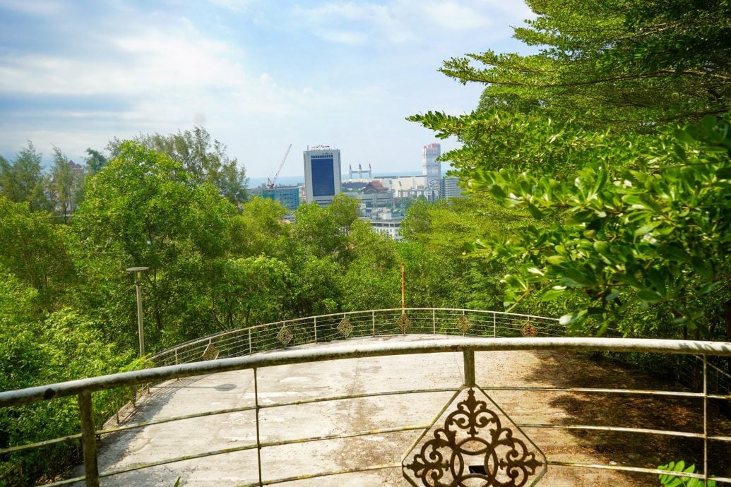 自2017年以来面对各种问题的景观公园(Taman Panorama)餐厅将进行重建工作,并最迟于明年开始运营。