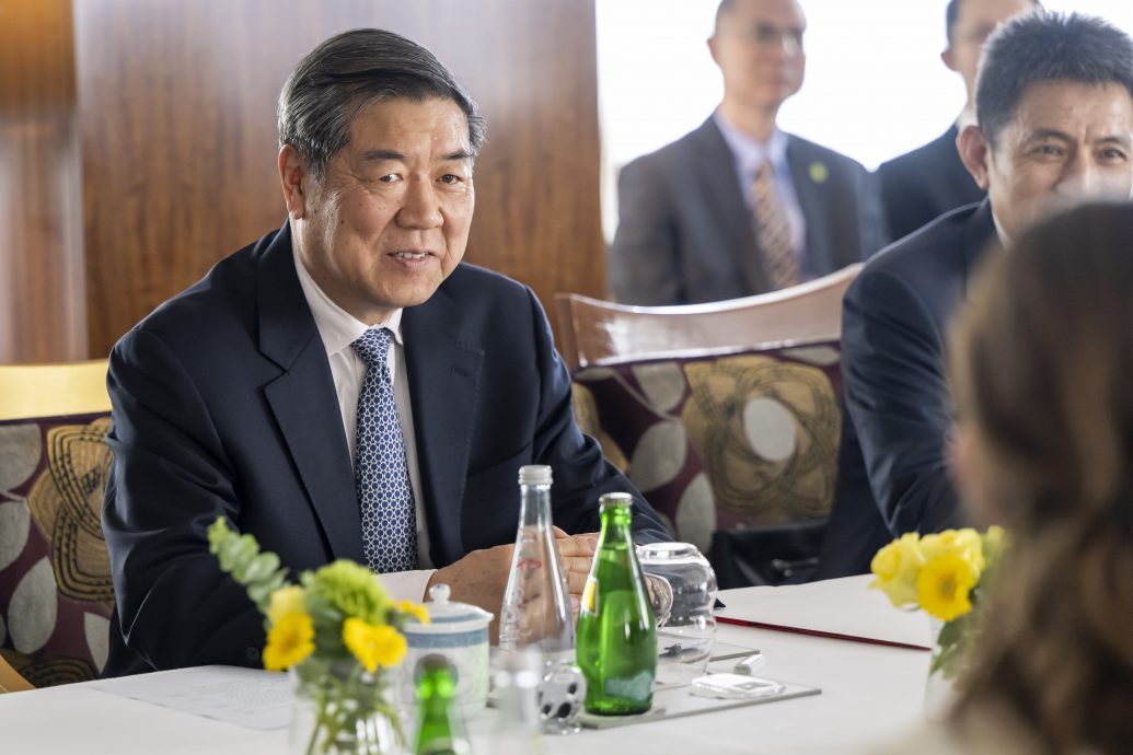 中副总理何立峰见WTO总干事: 中方坚定支持多边主义和自由贸易