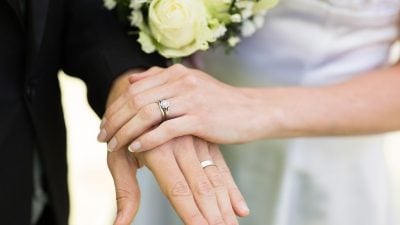 中国《婚姻登记条例》今起施行　结婚 离婚无需户口本